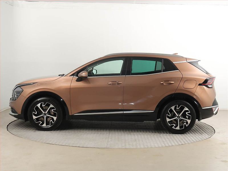 Kia Sportage (2022) 1.6 T-GDI MHEV - fotka 3 z 20