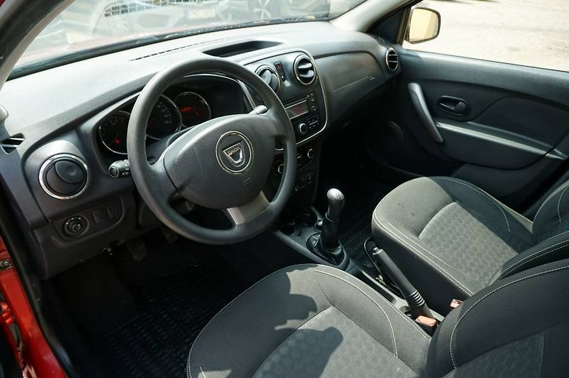 Dacia Logan (2014) 1,2 1,Majitel  nové v ČR - fotka 22 z 27