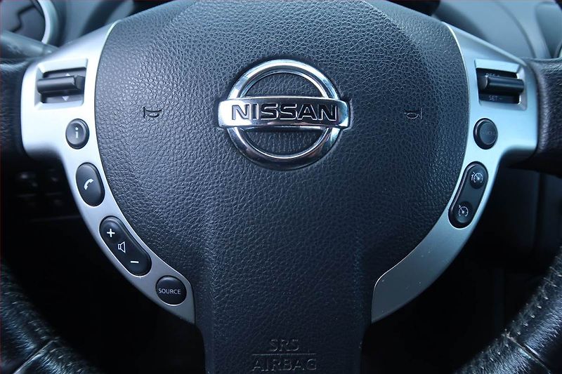 Nissan Qashqai (2010) 1.6, Navi, Tempomat - fotka 15 z 18