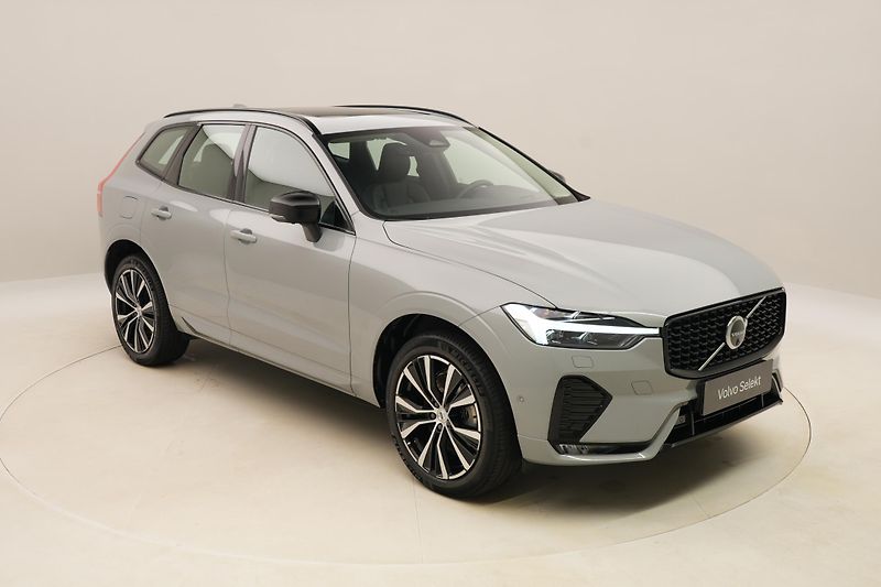 Volvo XC60 B5 AWD DARK ULTIMATE AUT CZ - fotka 16 z 60