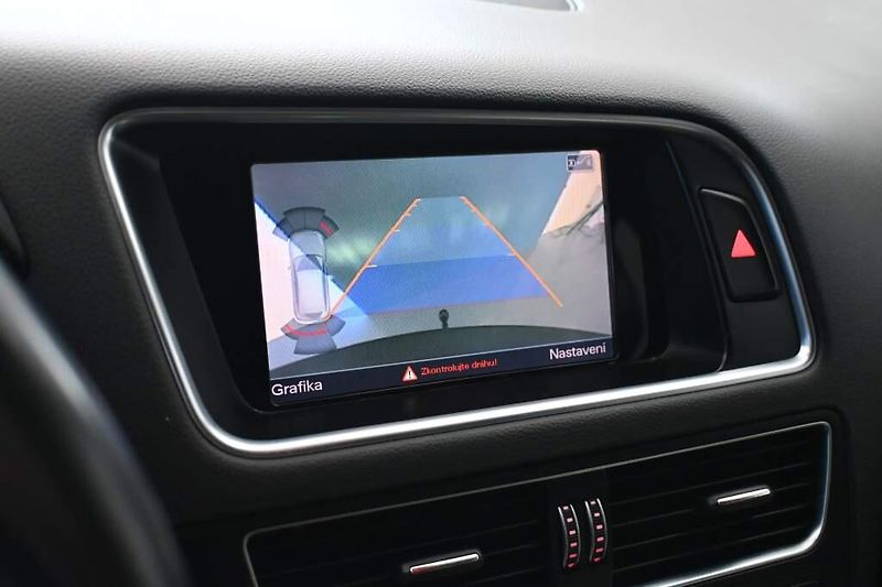 Audi SQ5 (2014) 3.0 230 KW QUATTRO Bi-Xenon Ka - fotka 23 z 44