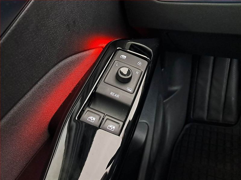 Volkswagen ID.3 (2021) Pro Perf. (62 kWh), SoH 94% - fotka 18 z 21