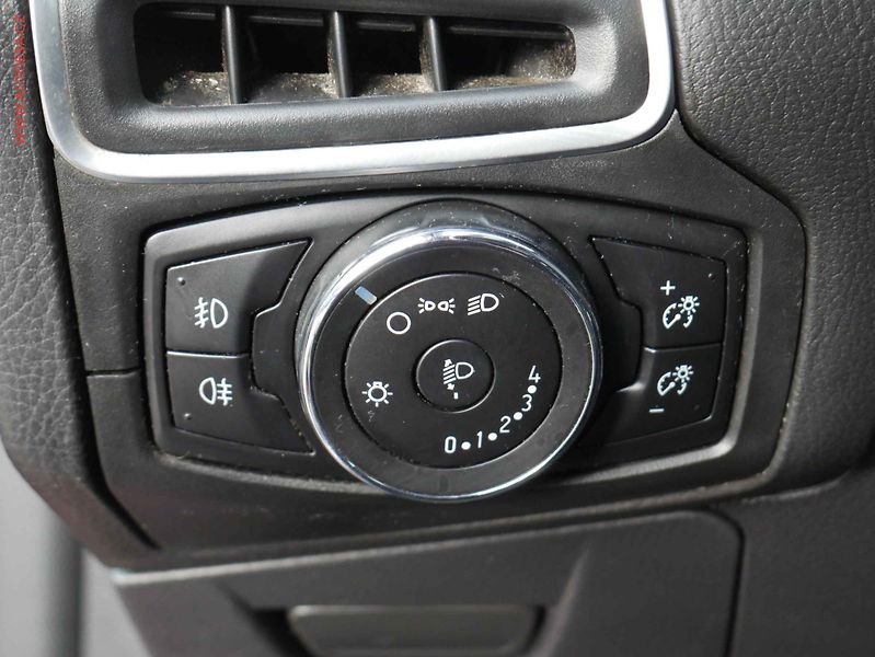 Ford Focus (2013) 1.0 EB, AC, park.asist - fotka 15 z 17
