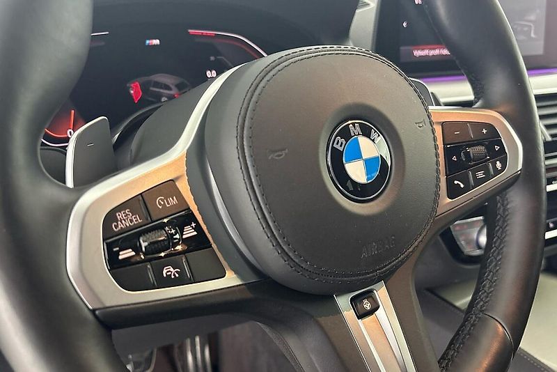 BMW Řada 5 530d xDrive - fotka 18 z 27