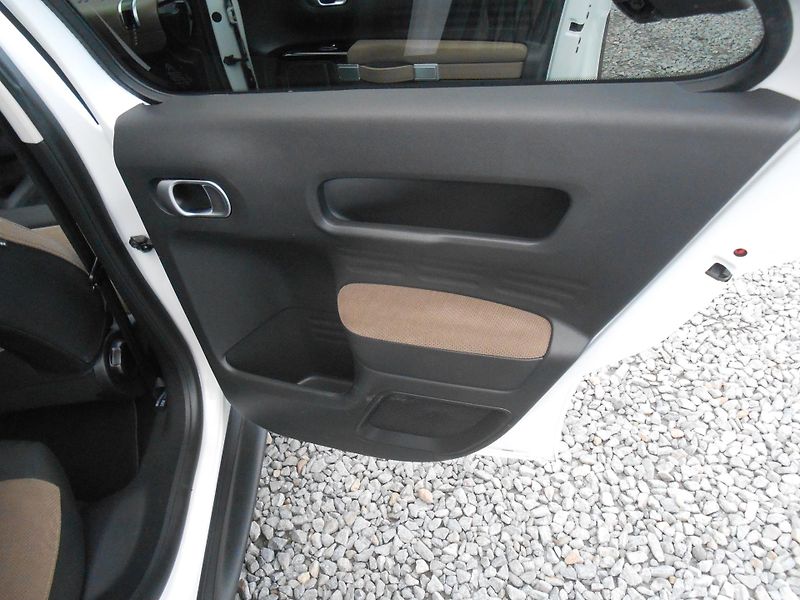 Citroën C4 Cactus Edice,81kw,navi,kamera - fotka 17 z 32