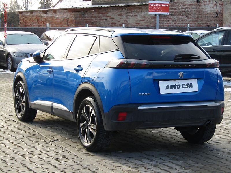 Peugeot 2008 (2021) 1.5 HDi, ČR, Allure, navi - fotka 6 z 21
