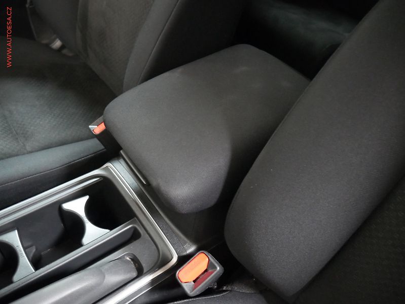 Honda CR-V (2017) 1.6 DTEC 4x4, 1.maj,ČR - fotka 22 z 25