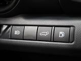 Toyota C-HR 2,0 Hybrid 178k.4x4 GR 6320km! - náhled 17