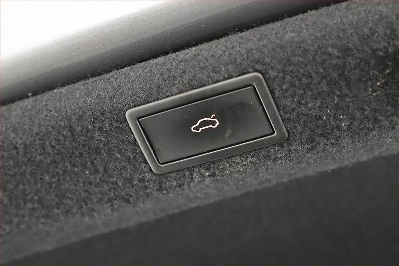 Škoda Superb (2022) Laurin&Klement iV 1.4 TSI PHEV - fotka 16 z 20