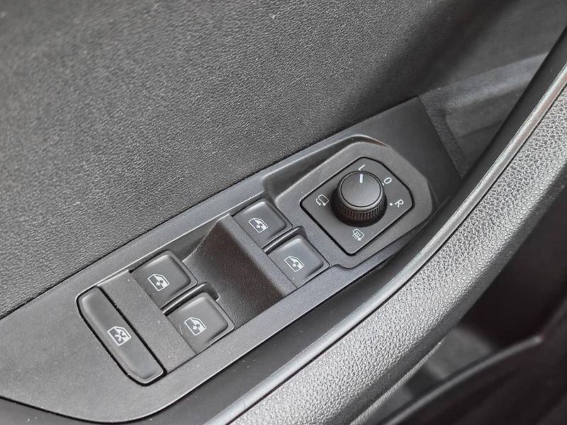 Škoda Karoq Sportline 1,5TSI - fotka 21 z 25
