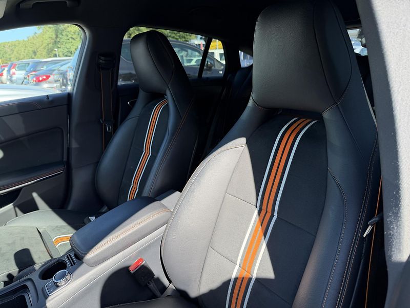 Mercedes-Benz CLA 220 CDI AMG AUTOMAT - fotka 15 z 23