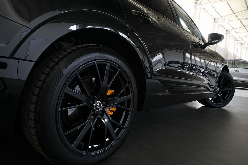 Audi e-tron 55 300kW Sline BlackEd Pano TZ - fotka 11 z 44