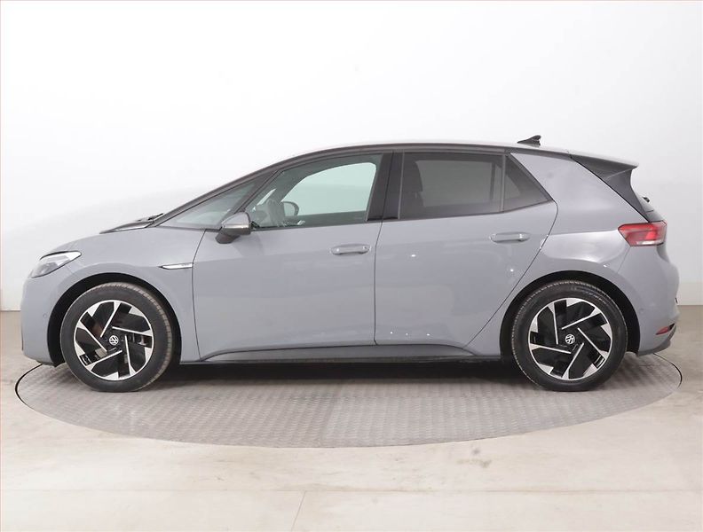 Volkswagen ID.3 (2023) Pro Perf. (62 kWh), SoH 88% - fotka 3 z 18