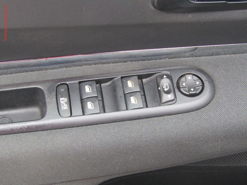 Peugeot 5008 (2015) 1.6HDi, ČR, AC, TZ, navi - fotka 11 z 18