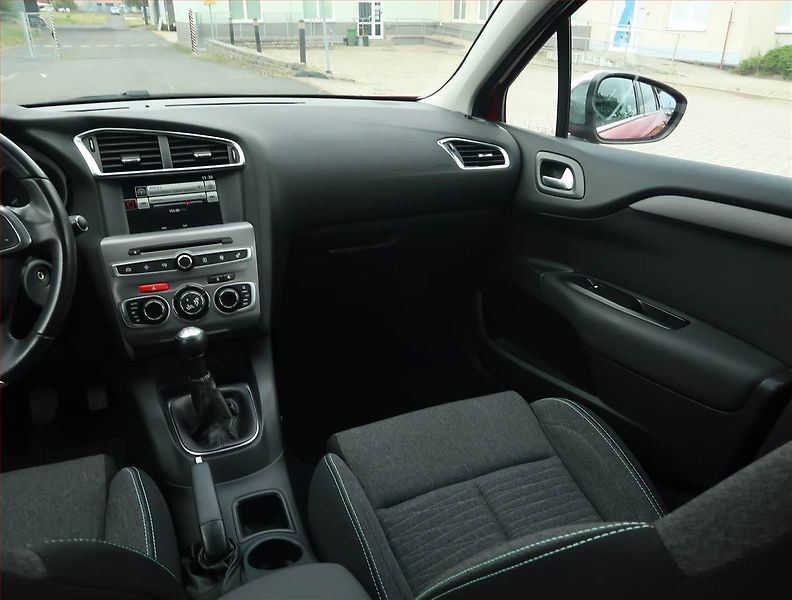 Citroën C4 (2015) 1.2 PureTech, Serv.kniha - fotka 8 z 16