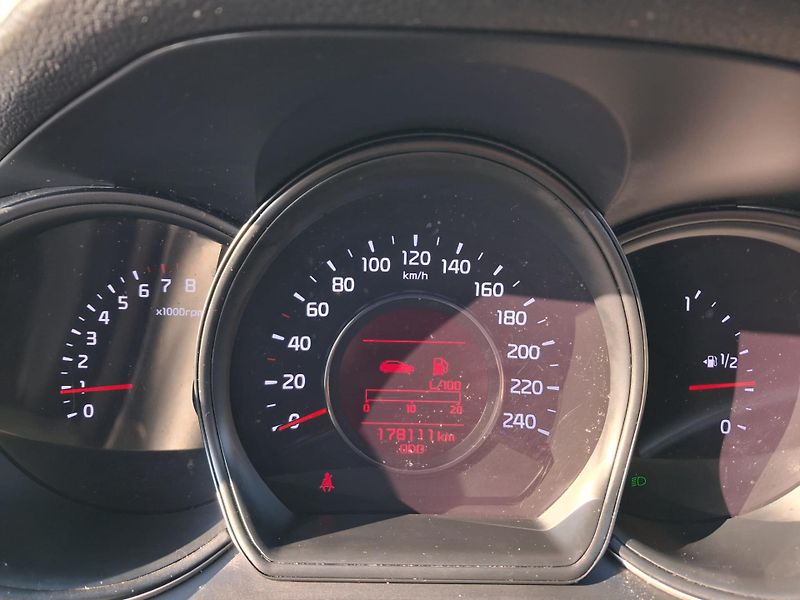 Kia Ceed 1.4 CVVT 73kW Comfort - fotka 14 z 19