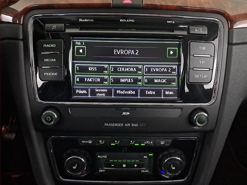 Škoda Superb (2012) Elegance 1.6 TDI, po STK - fotka 12 z 17