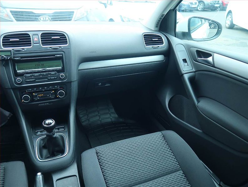Volkswagen Golf (2011) 1.2 TSI, ČR,1.maj, Tempomat - fotka 8 z 15