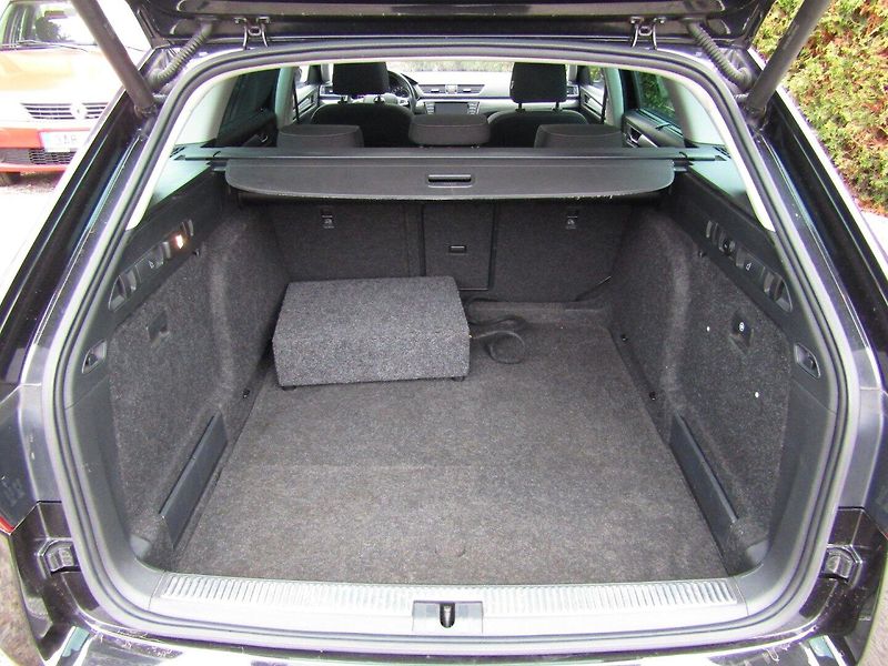 Škoda Superb (2015) 2.0 TDI 140kW DSG SPORT LINE - fotka 25 z 46