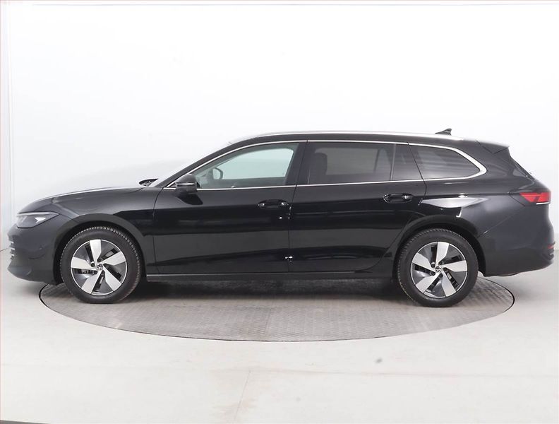 Volkswagen Passat (2024) Business 1.5 eTSI ACT - fotka 3 z 18