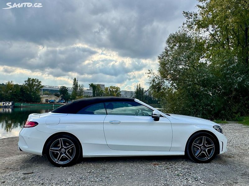 Mercedes-Benz Třídy C CABRIO 300d AMG - fotka 23 z 49