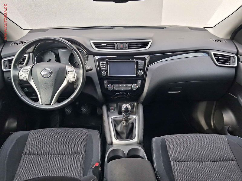 Nissan Qashqai (2014) 1.2 DiG-T, Acenta, navi - fotka 8 z 17