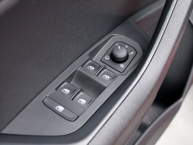 Škoda Karoq 1,5 TSI 110kW DSG Sportline DP - fotka 15 z 34