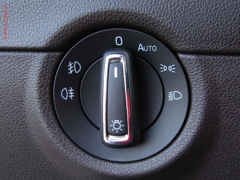 Škoda Octavia (2016) 1.8TSi, ČR, DSG, navi - fotka 13 z 22