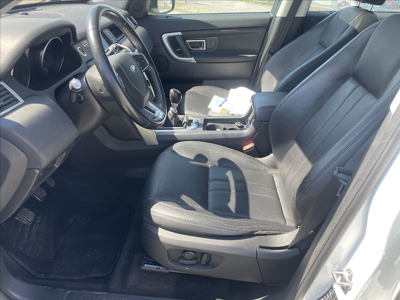 Land Rover Discovery Sport 2,0 TD4 132kw AWD Pano 7mist T - fotka 7 z 35