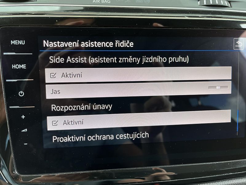 Volkswagen Touran (2020) 1.5TSI*DSG*7MÍST*TZ*HIGHLINE - fotka 36 z 50