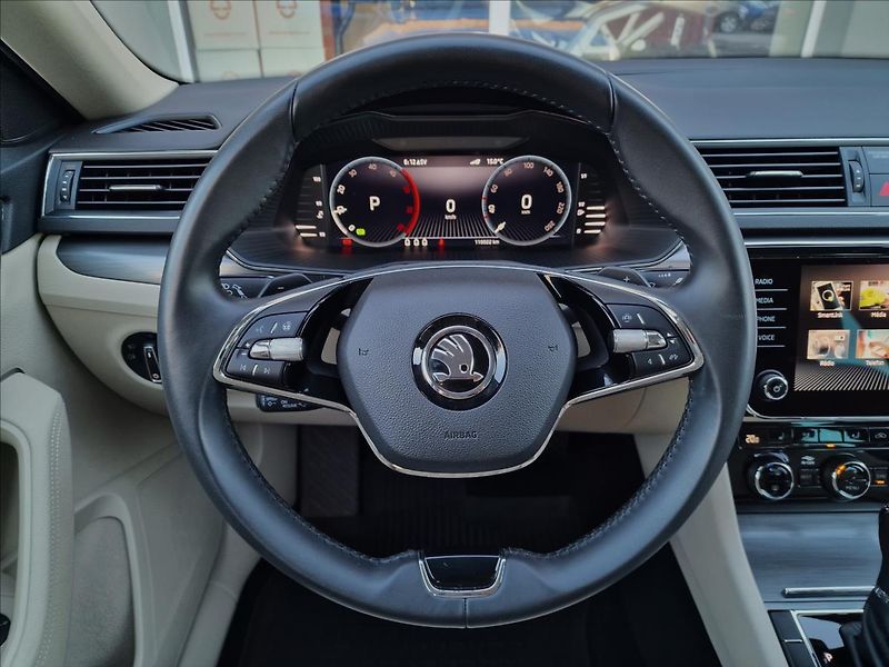 Škoda Superb 2.0TDI DSG Style,ČR,1.Majitel - fotka 20 z 50