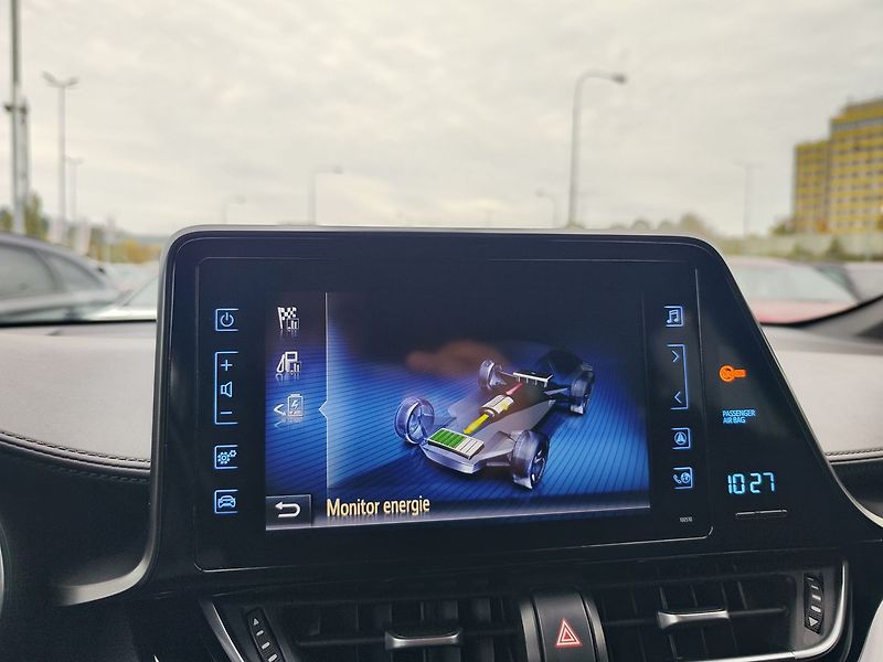 Toyota C-HR 1.8 HEV/90kW Comfort e-CVT - fotka 17 z 32