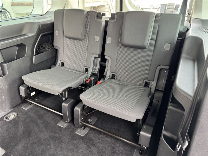 Volkswagen Caddy 2,0 TDI MAXI 7míst DPH 1maj ČR - fotka 19 z 50