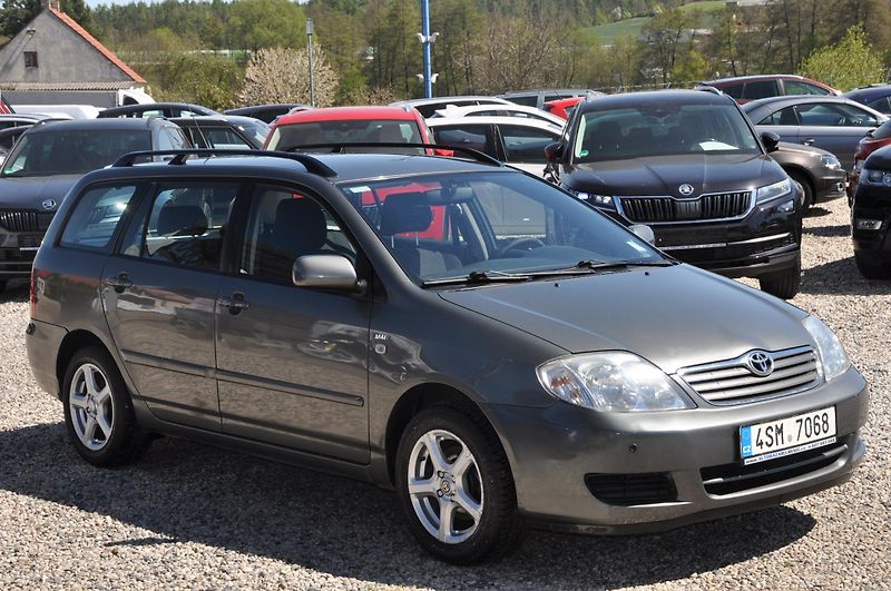 Toyota Corolla 1.4D-4D 66kW KOMBI Automat - fotka 2 z 13