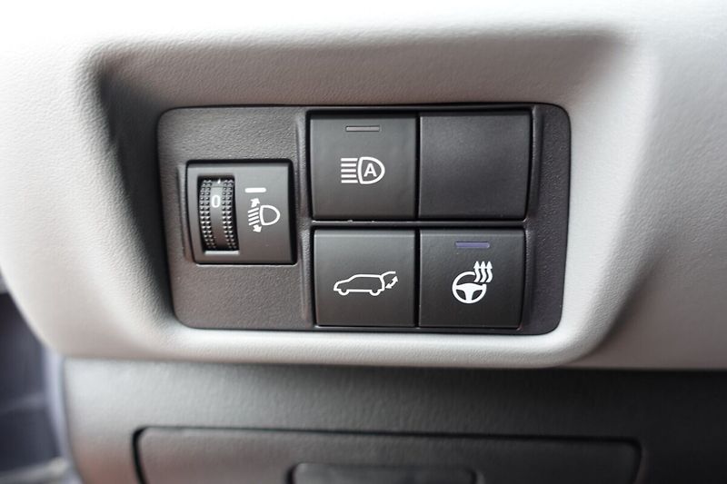 Toyota Highlander 2,5HSD Prestige 4x4 - fotka 21 z 34