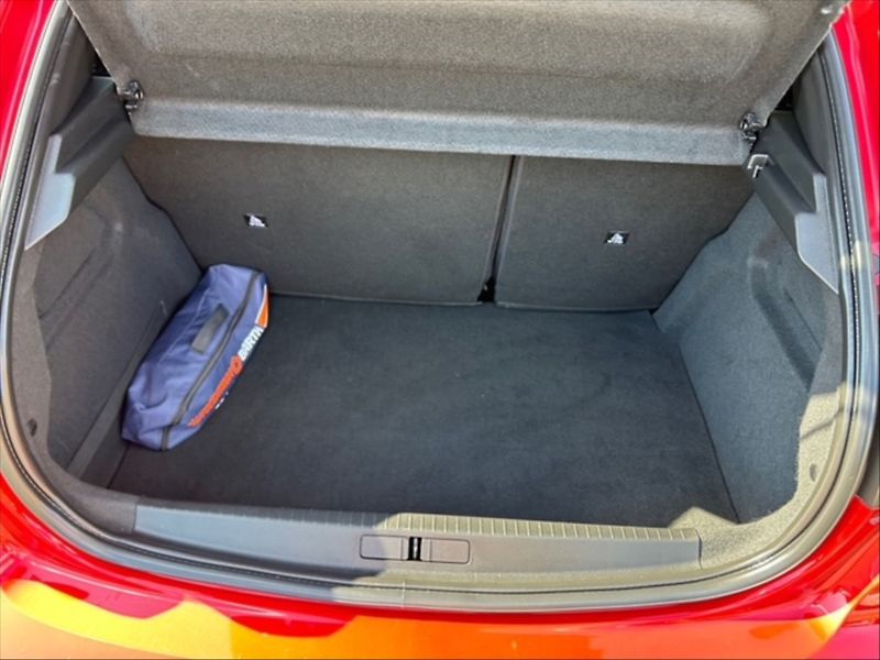 Peugeot 208 1,2 PT 100 Active Pack 5d - fotka 6 z 11