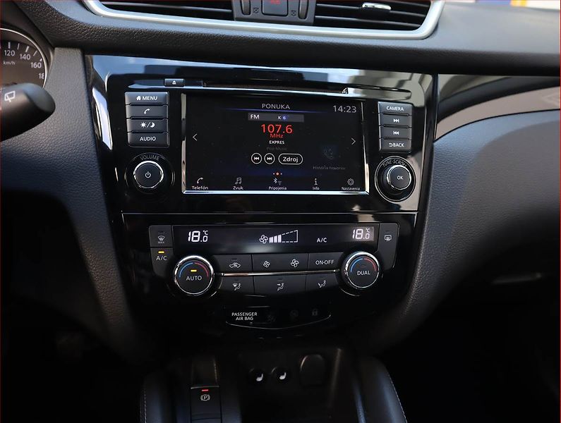 Nissan Qashqai (2022) 1.3 DIG-T, Serv.kniha - fotka 12 z 19