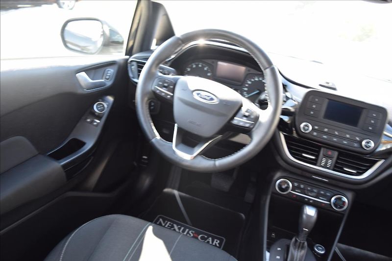 Ford Fiesta 1,0 i 73KW AUTOMAT NÍZKÉ KM - fotka 27 z 45