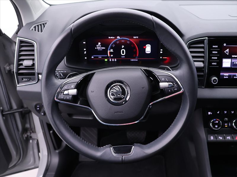 Škoda Karoq 2,0 TDI DSG 4x4 Tour Virtual - fotka 16 z 33