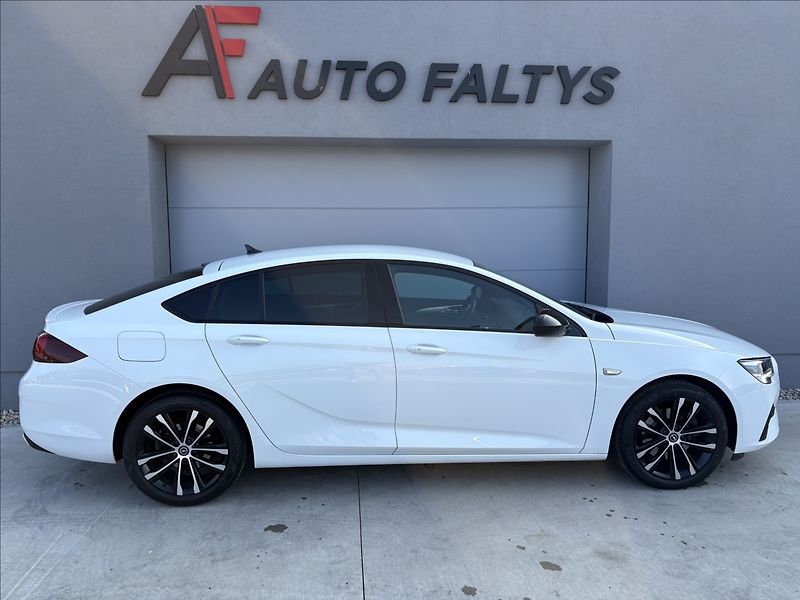 Opel Insignia 2,0 CDTi AWD AT8 Ultimate GS - fotka 2 z 31
