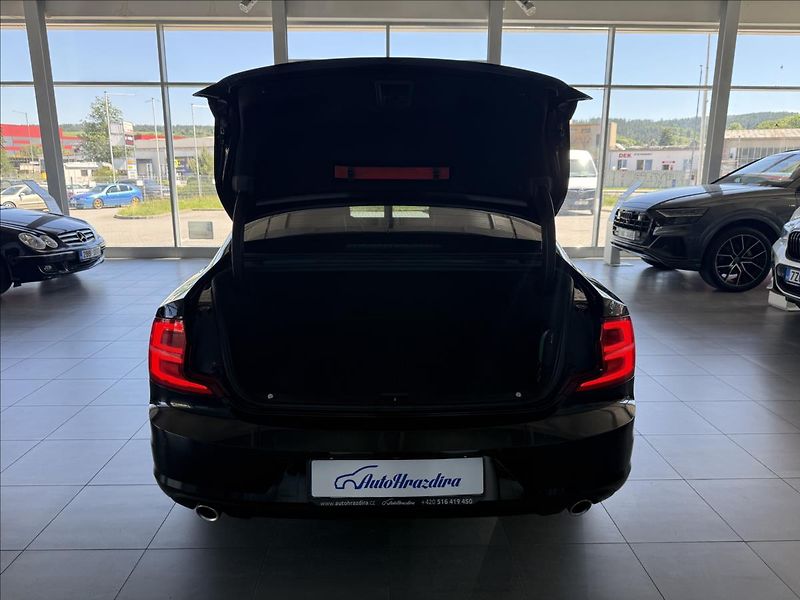 Volvo S90 2,0   173 kW,D5,4x4 - fotka 27 z 33