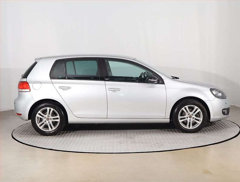 Volkswagen Golf (2012) 1.6 TDI, Automat, Tempomat - fotka 6 z 16