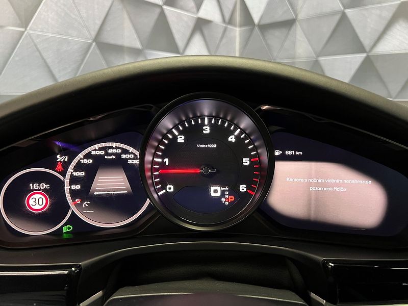 Porsche Panamera 4S DIESEL PDLS, WEBASTO - fotka 25 z 37
