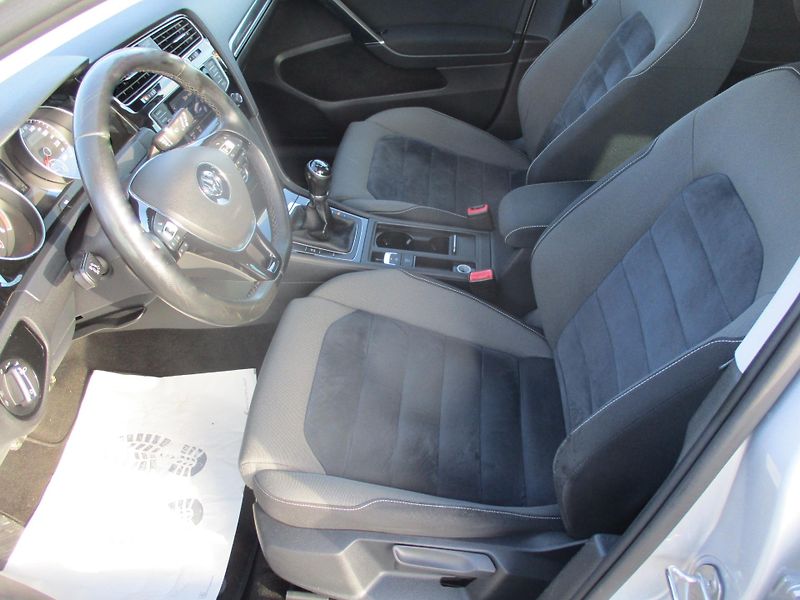Volkswagen Golf 2.0TDi 110kW HIGHLINE L+Z PNEU - fotka 15 z 45