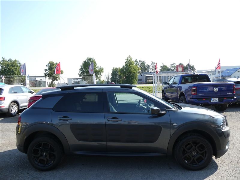 Citroën C4 Cactus 1,2 PureTech 60kW NAVI - fotka 12 z 33