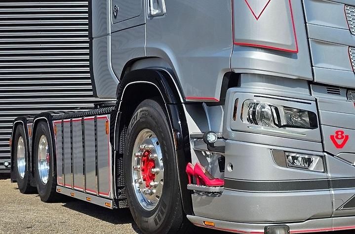 Scania (2023) S 590 V8 6x4 souprava 80t - fotka 5 z 30