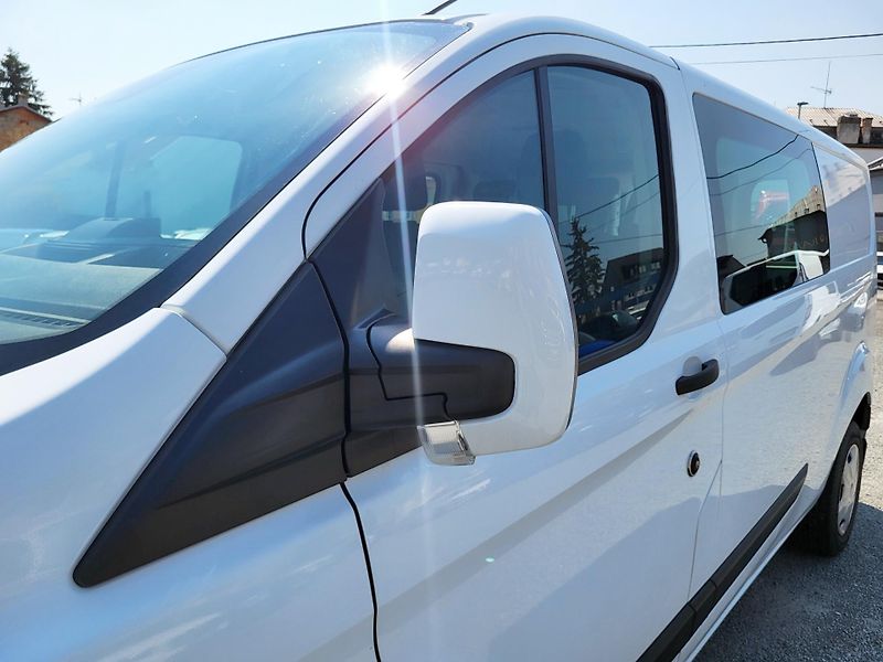 Ford Transit Custom 2.0 EcoBlue mHEV 96kW 6míst L2 - fotka 32 z 47