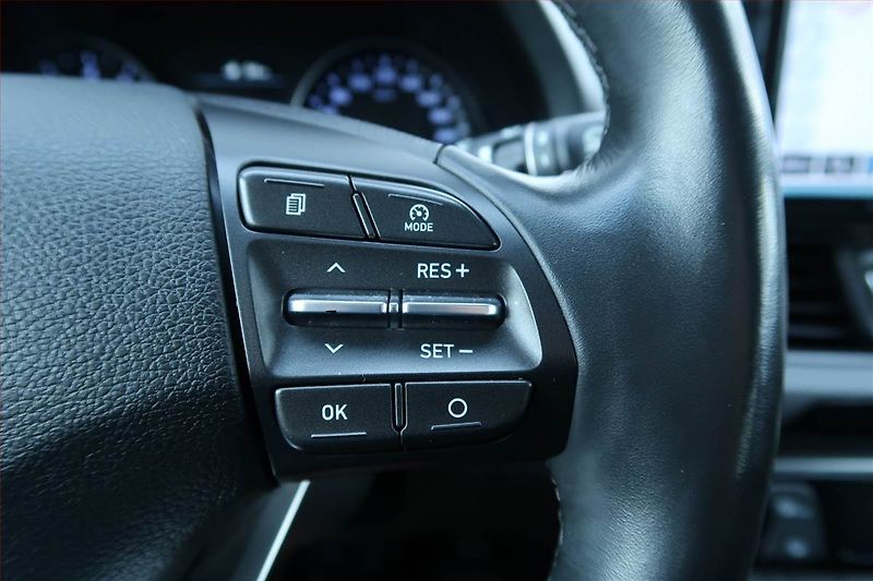 Hyundai i30 (2018) Style 1.4 T-GDI, Serv.kniha - fotka 19 z 24