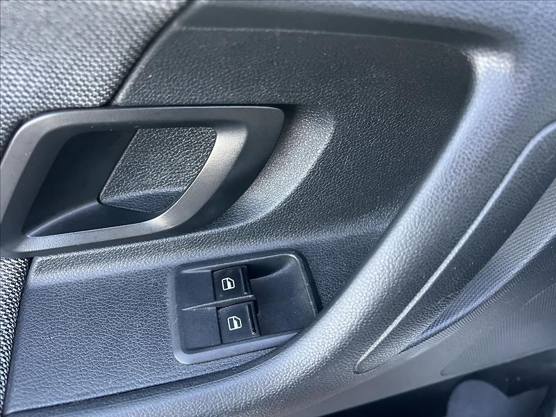 Škoda Fabia 1,6 TDi, Klima - fotka 11 z 17