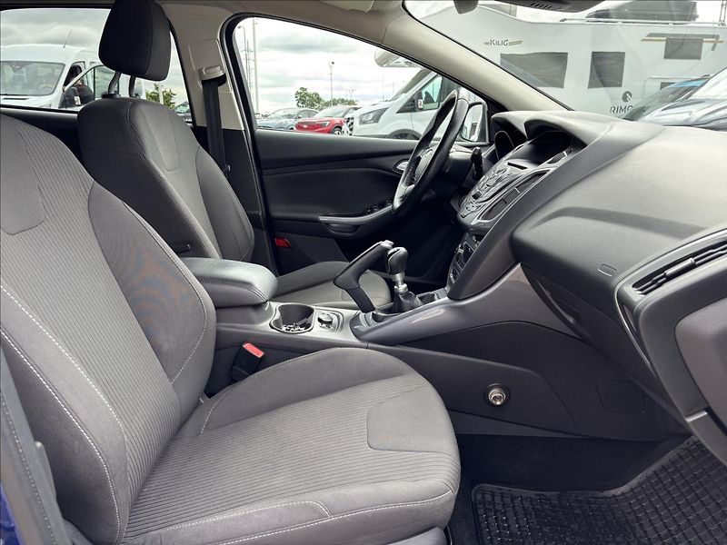 Ford Focus 2,0 TDCI 140k Titanium - fotka 16 z 36